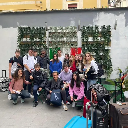 Lion & Youth Hostel Milan