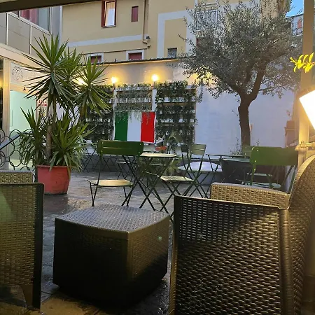 Lion & Youth * מילאנו