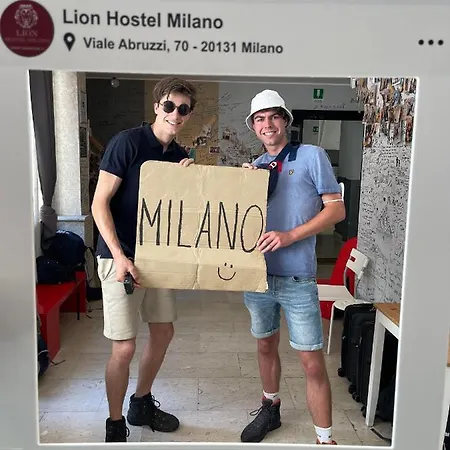 Lion & Youth אכסניה