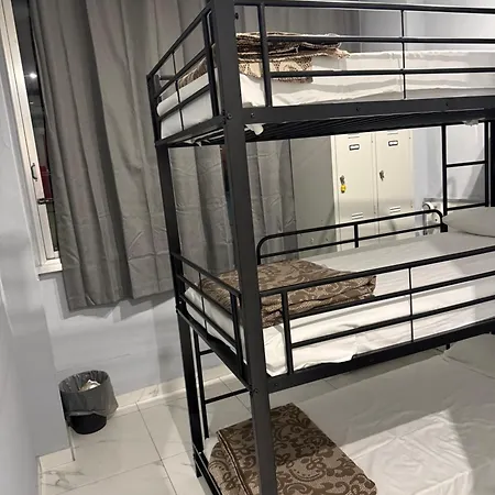 Lion & Youth Hostel Milan
