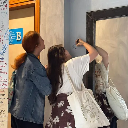 Lion & Youth אכסניה מילאנו