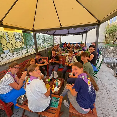 אכסניה Lion & Youth *