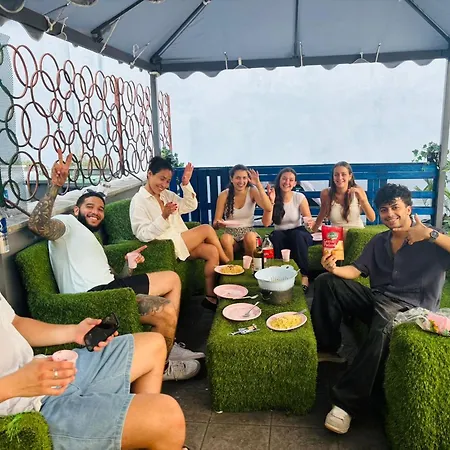 אכסניה Lion & Youth