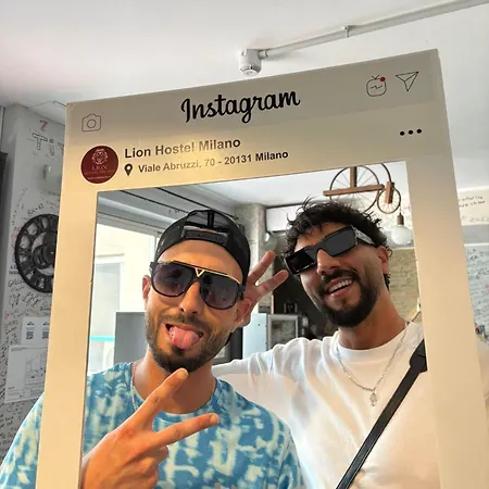 אכסניה Lion & Youth *