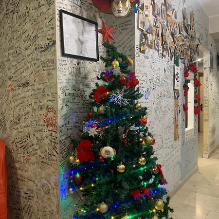 אכסניה Lion & Youth