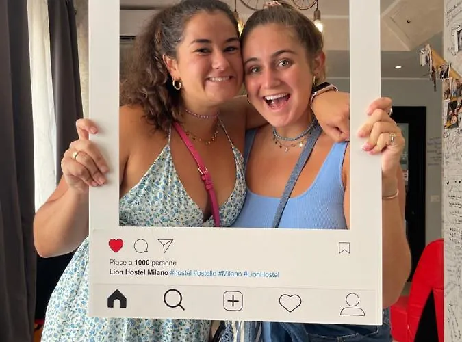 Lion & Youth Hostel *