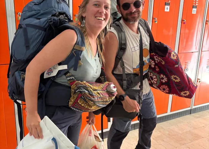 Lion & Youth Hostel *